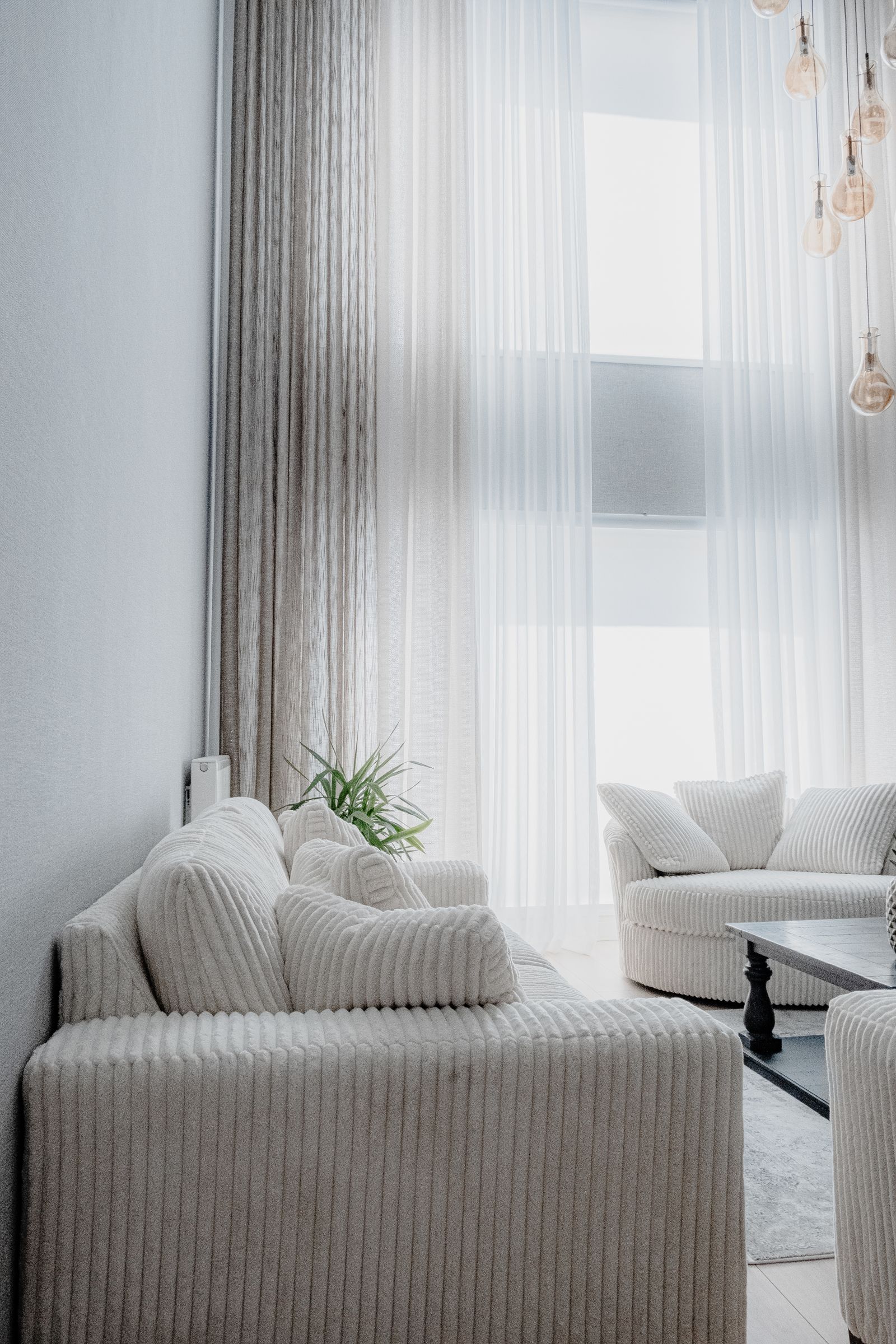 A clean humidifier operating in a real winter bedroom